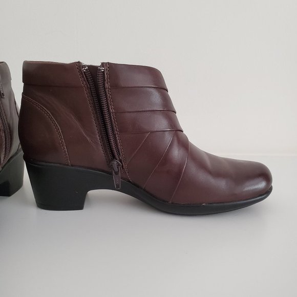 clarks booties wide width